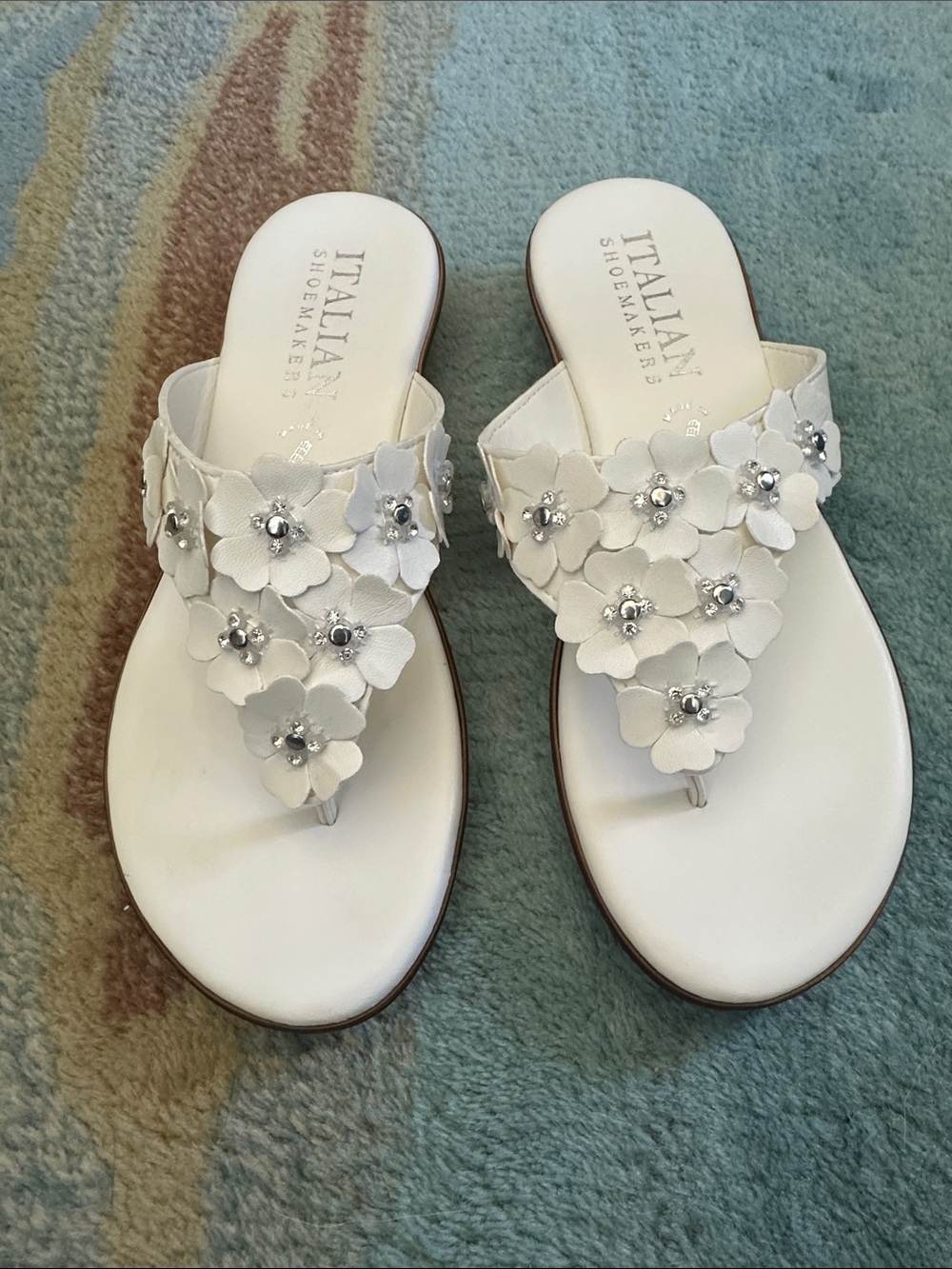 Italian Shoemakers White Floral Appliqué Thong Sandals